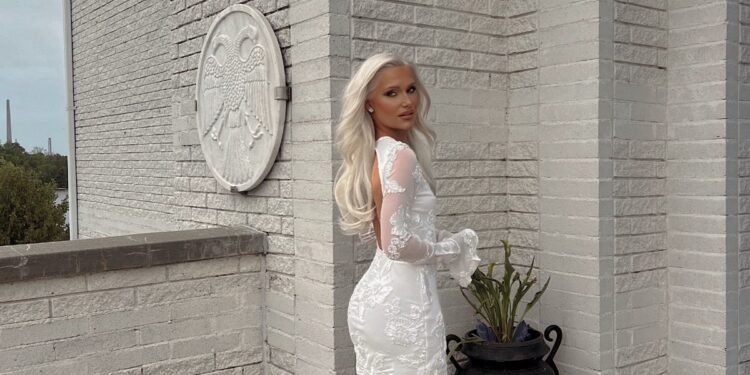 From Modeling to Mentoring, Chelsie Gold’s Journey to Defining Her Brand