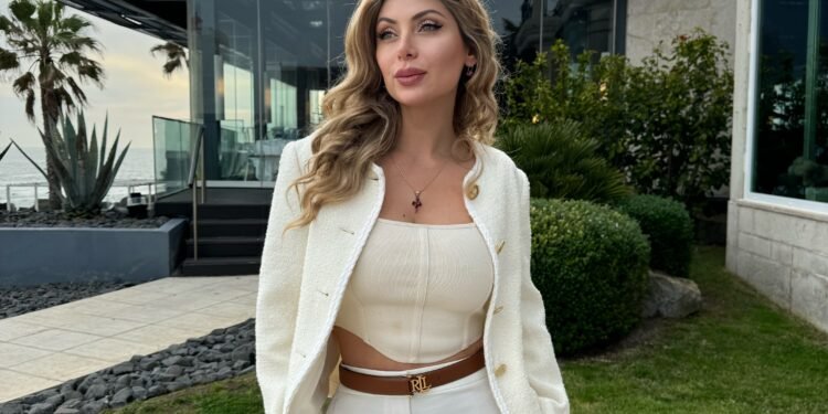 Agnes Arabela Marques: the art of reinvention